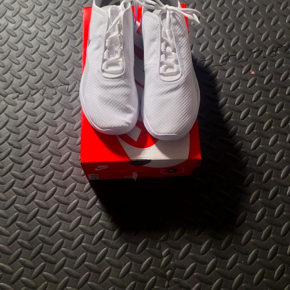 Nike Air Max Motion 2